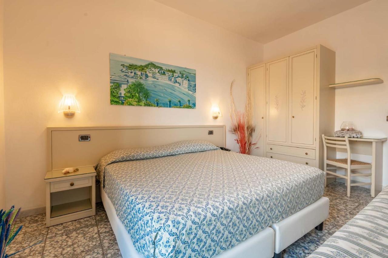 Hotel Riviera Deiva Marina Kültér fotó