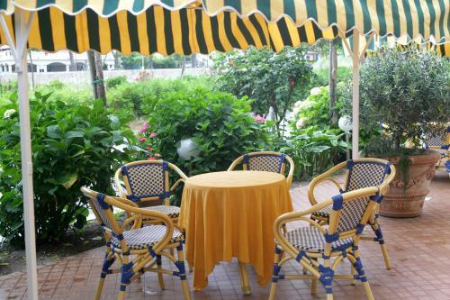 Hotel Riviera Deiva Marina Kültér fotó